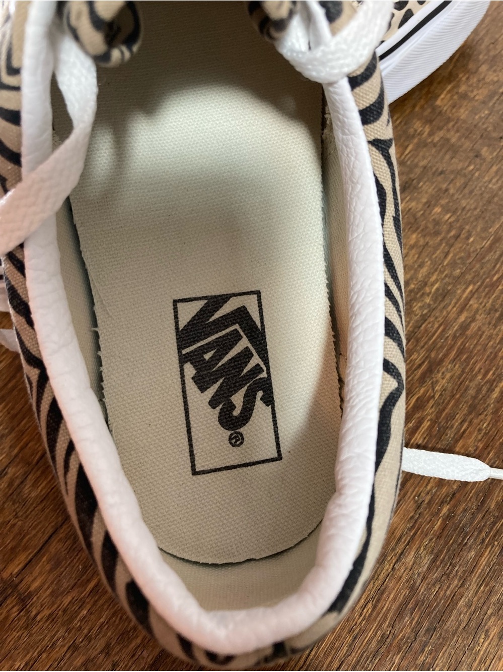 Vans Era Safari Multi Sneaker Women’s Size 10 Zebra/Leopard - Picture 8 of 9